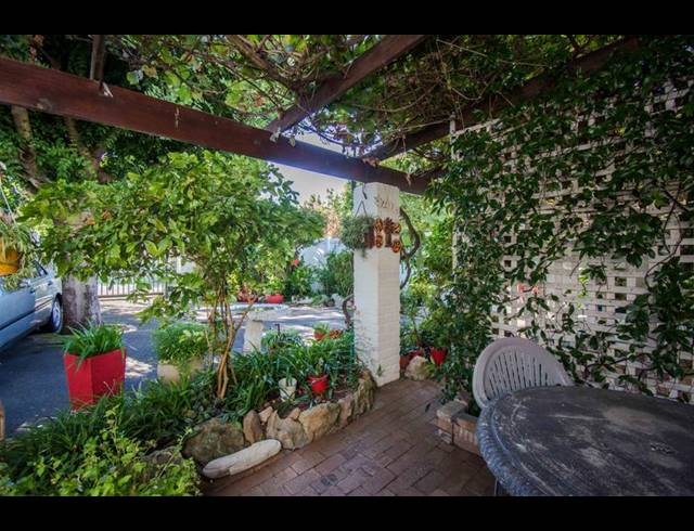 1 BEDROOM PROPERTY TO RENT IN BRIZA